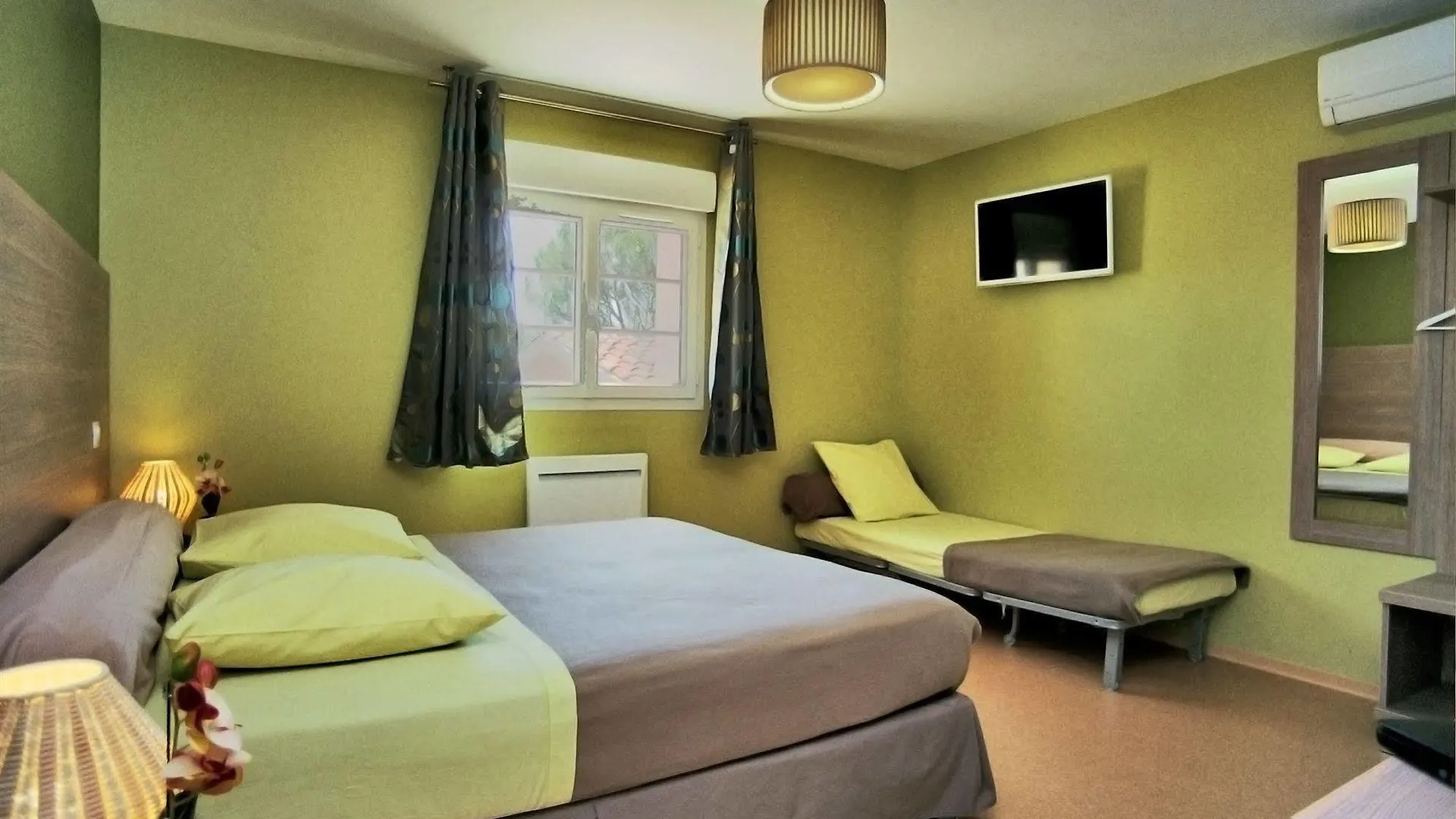 Hotel L'Anvia Bollène 3*,